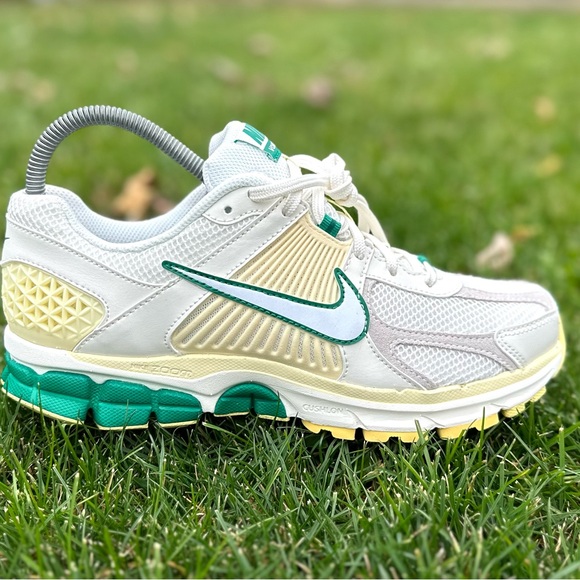 Running shoes Nike Zoom Vomero 5 Alabaster Malachite Brand new size 8,5 - Picture 7 of 8